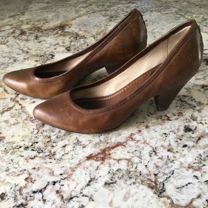 Frye Regina Pump